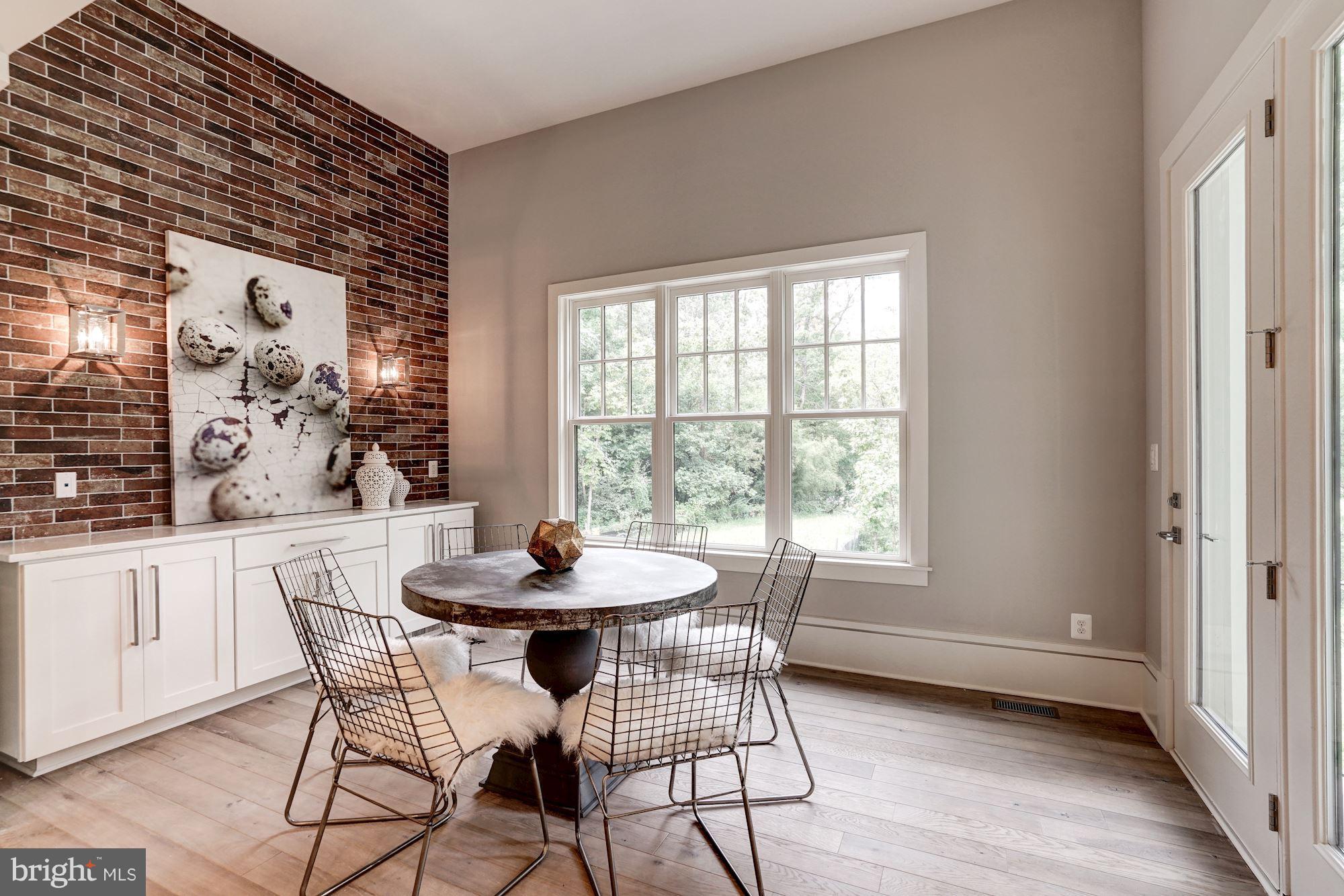 6166 Cobbs Road Alexandria, VA 22310 - Photo 7 of 30 Spacious Breakfast Room Opens to Covered Porch