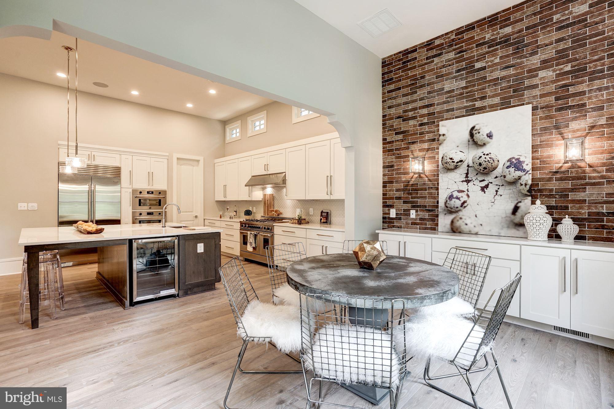 6166 Cobbs Road Alexandria, VA 22310 - Photo 8 of 30 Amazing Design from Breakfast Room to Kitchen