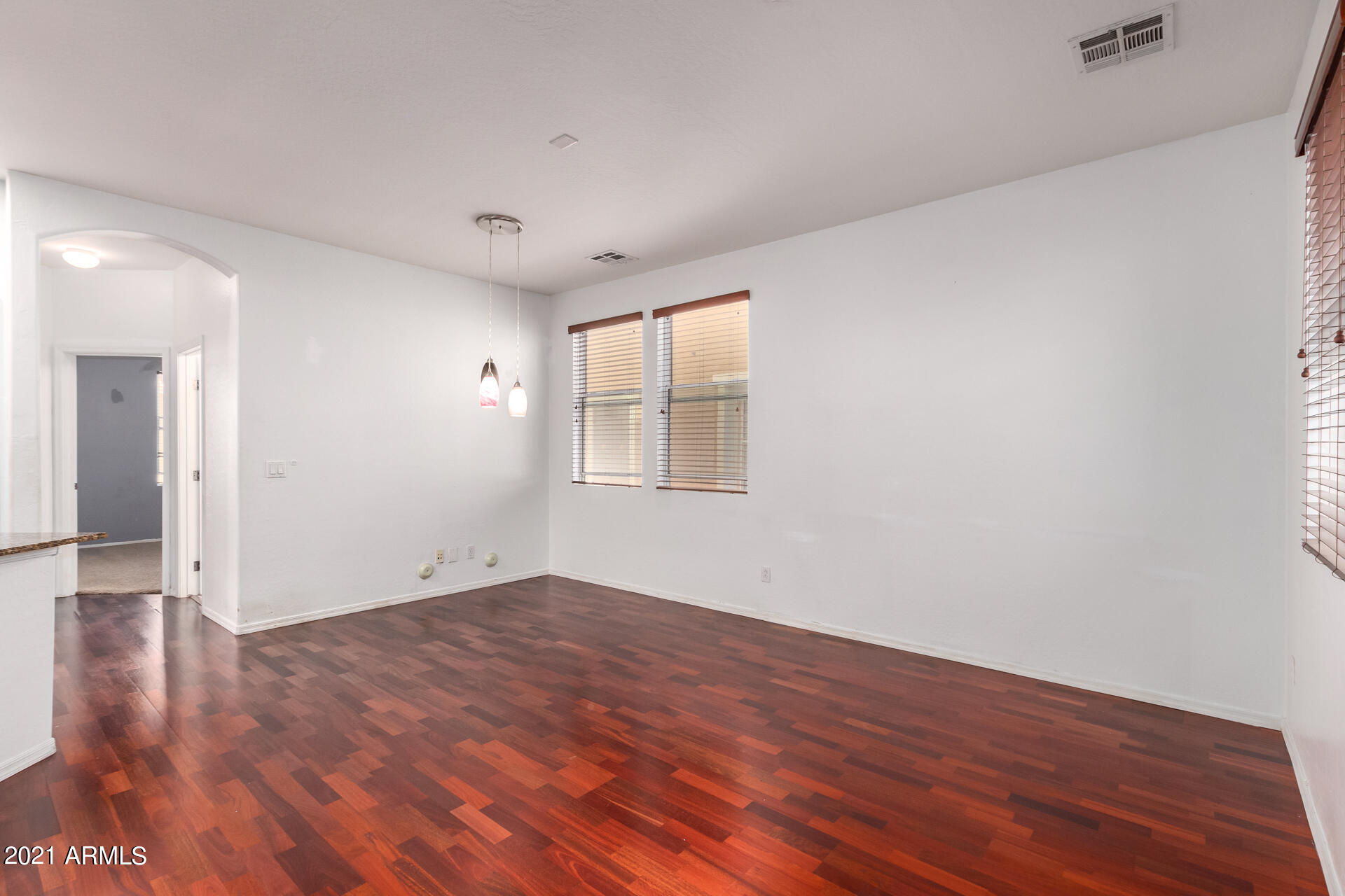 968 West Aspen Way Gilbert, AZ 85233 - Photo 4 of 25 0004-04 Aspen