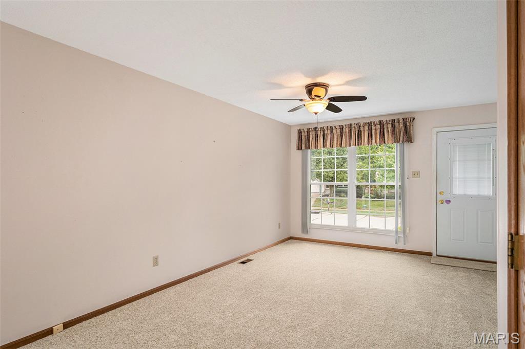 521 Spring Glen Drive Ballwin, MO 63021 - Photo 2 of 17