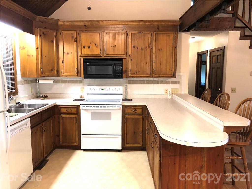 655 W Road Hot Springs, NC 28743 - Photo 10 of 35 Gallery Image 10