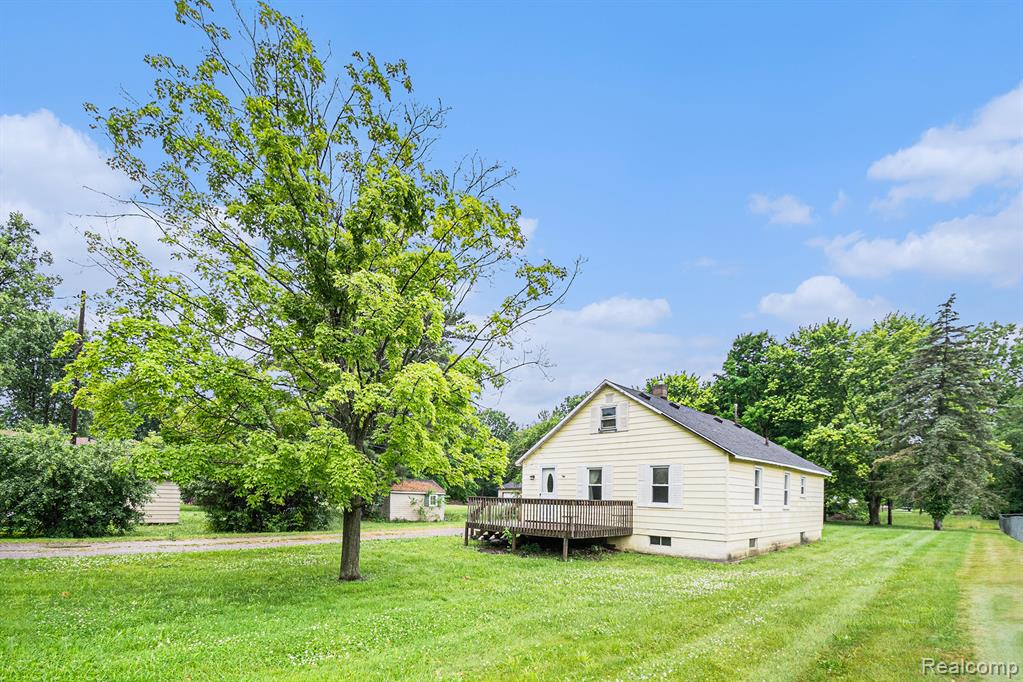 1106 South Vassar Road Burton, MI 48509 - Photo 1 of 15 Gallery Image 1