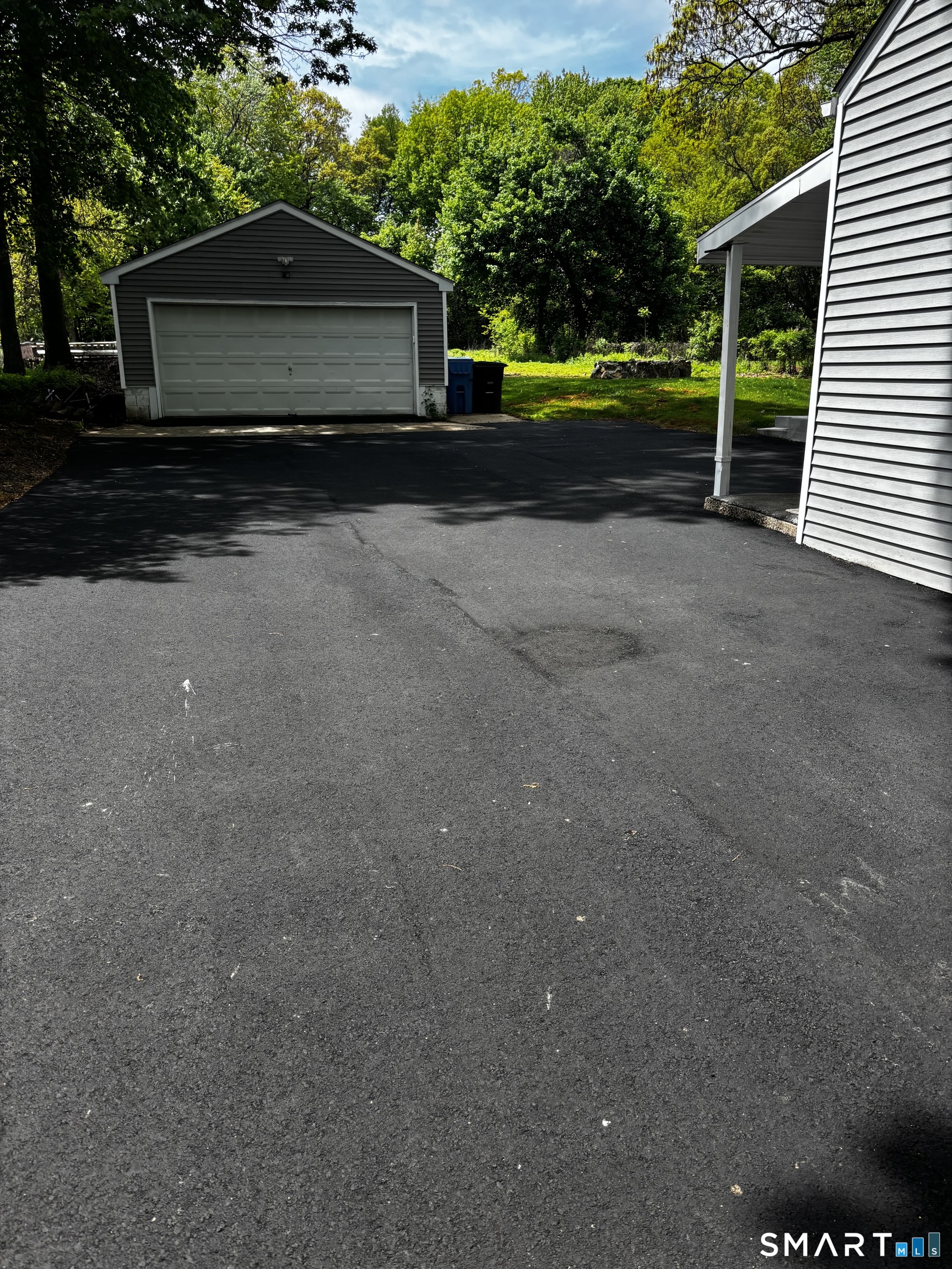 822 Slater Road New Britain, CT 06053 - Photo 2 of 33