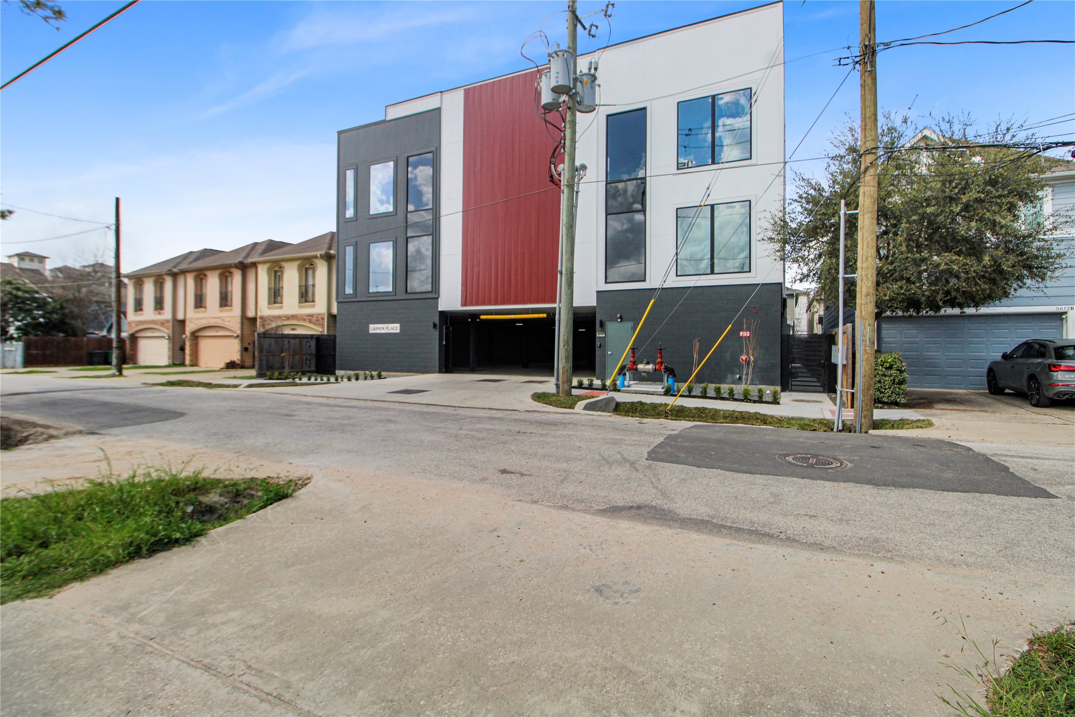 5614 Larkin Street, Unit A Houston, TX 77007 - Photo 2 of 20