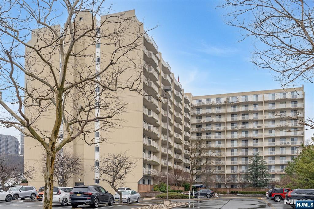 1055 River Road, Unit 809 Edgewater, NJ 07020 - Photo 2 of 38