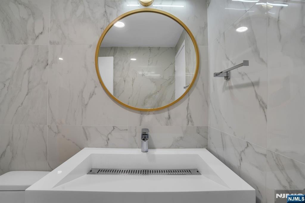 1055 River Road, Unit 809 Edgewater, NJ 07020 - Photo 21 of 38