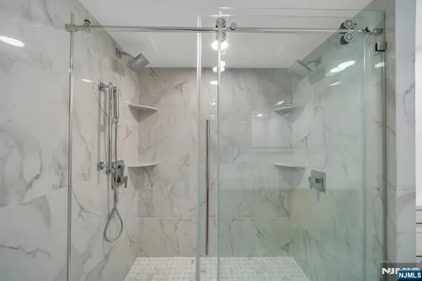 $4,300 | 1055 River Road, Unit 809, Edgewater, NJ 07020