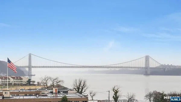 $4,300 | 1055 River Road, Unit 809, Edgewater, NJ 07020