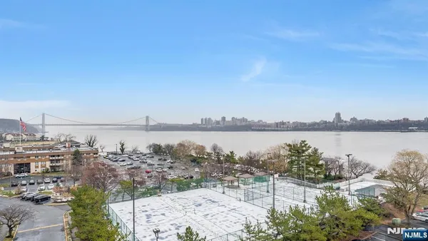 $4,300 | 1055 River Road, Unit 809, Edgewater, NJ 07020