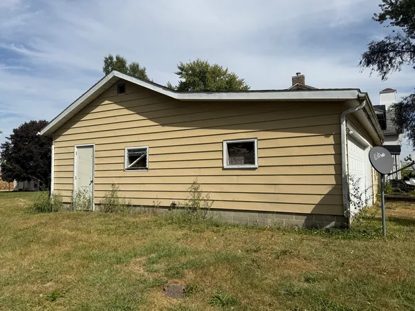 $106,000 | 104-106 Gaston Street, Sterling, IL 61081