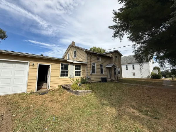 $106,000 | 104-106 Gaston Street, Sterling, IL 61081