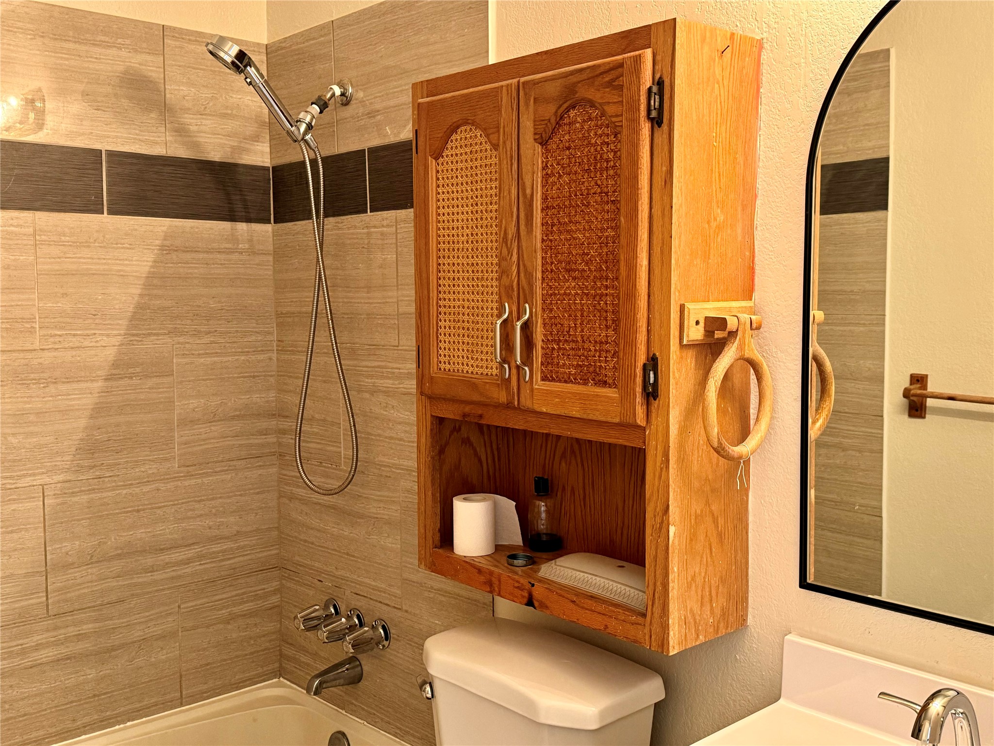 667 Mairo Street Austin, TX 78748 - Photo 18 of 25 hall bath