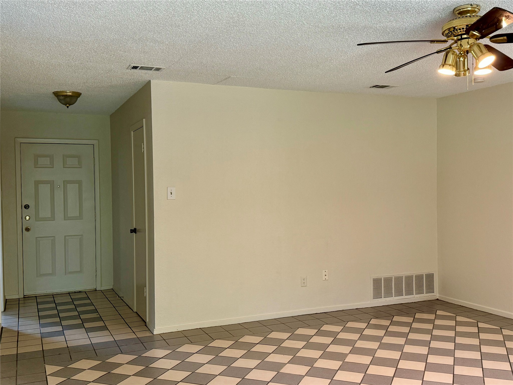 667 Mairo Street Austin, TX 78748 - Photo 4 of 25