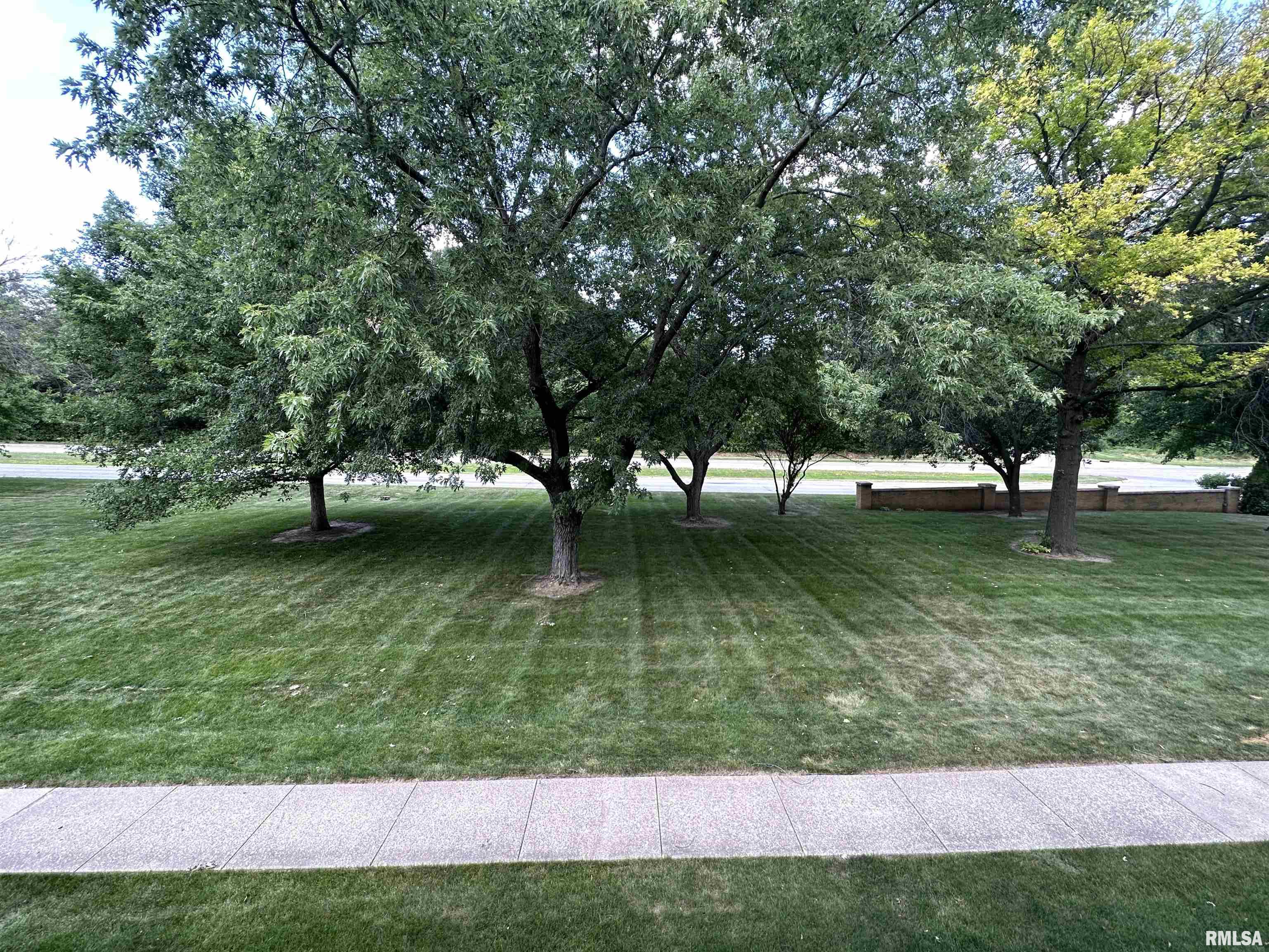 1104 Kimberly Road, Unit 806 Bettendorf, IA 52722 - Photo 4 of 44 Gallery Image 4