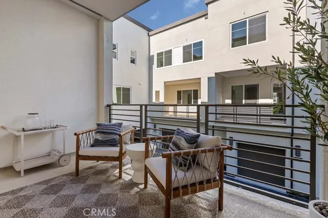 $994,990 | 7256 Aura Circle, Huntington Beach, CA 92647