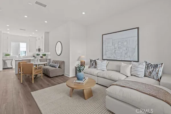 $994,990 | 7256 Aura Circle, Huntington Beach, CA 92647