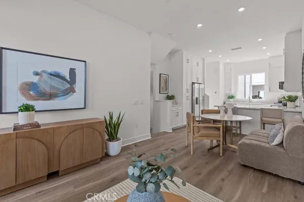 $994,990 | 7256 Aura Circle, Huntington Beach, CA 92647