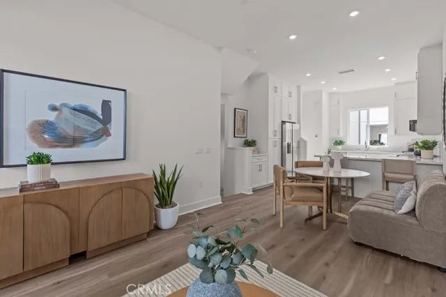 $994,990 | 7256 Aura Circle, Huntington Beach, CA 92647