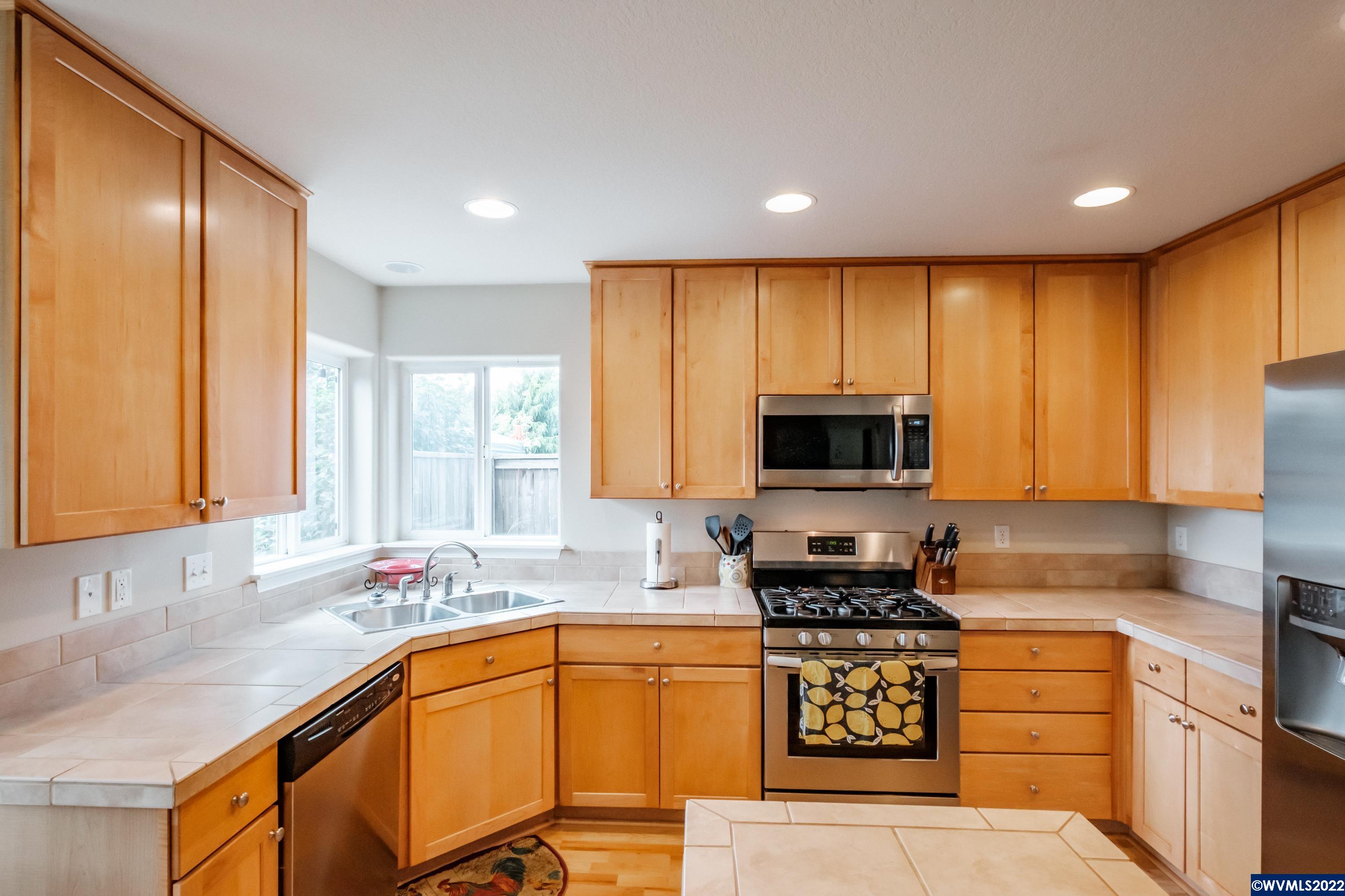 386 Southeast Casting Street Albany, OR 97322 - Photo 11 of 42
