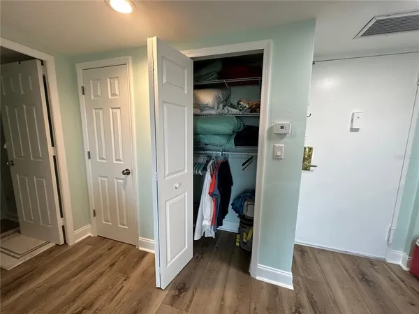 $2,200 | 880 Mandalay Avenue, Unit S404, Clearwater, FL 33767