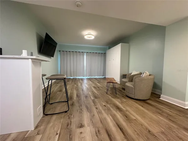 $2,200 | 880 Mandalay Avenue, Unit S404, Clearwater, FL 33767