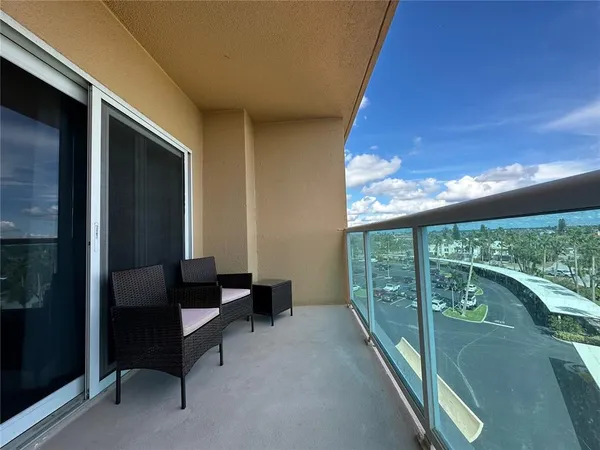 $2,200 | 880 Mandalay Avenue, Unit S404, Clearwater, FL 33767