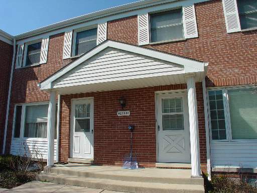 2122 Rugen Road, Unit B Glenview, IL 60026 - Photo 1 of 1 a front view of a house