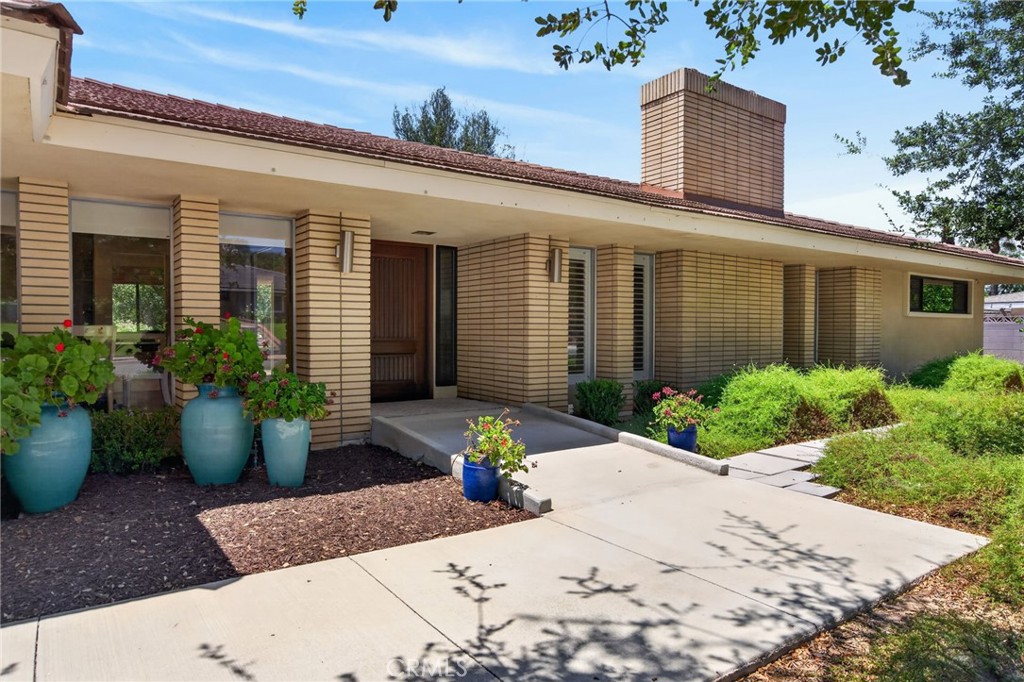 5931 Copperfield Avenue Riverside, CA 92506 - Photo 6 of 48
