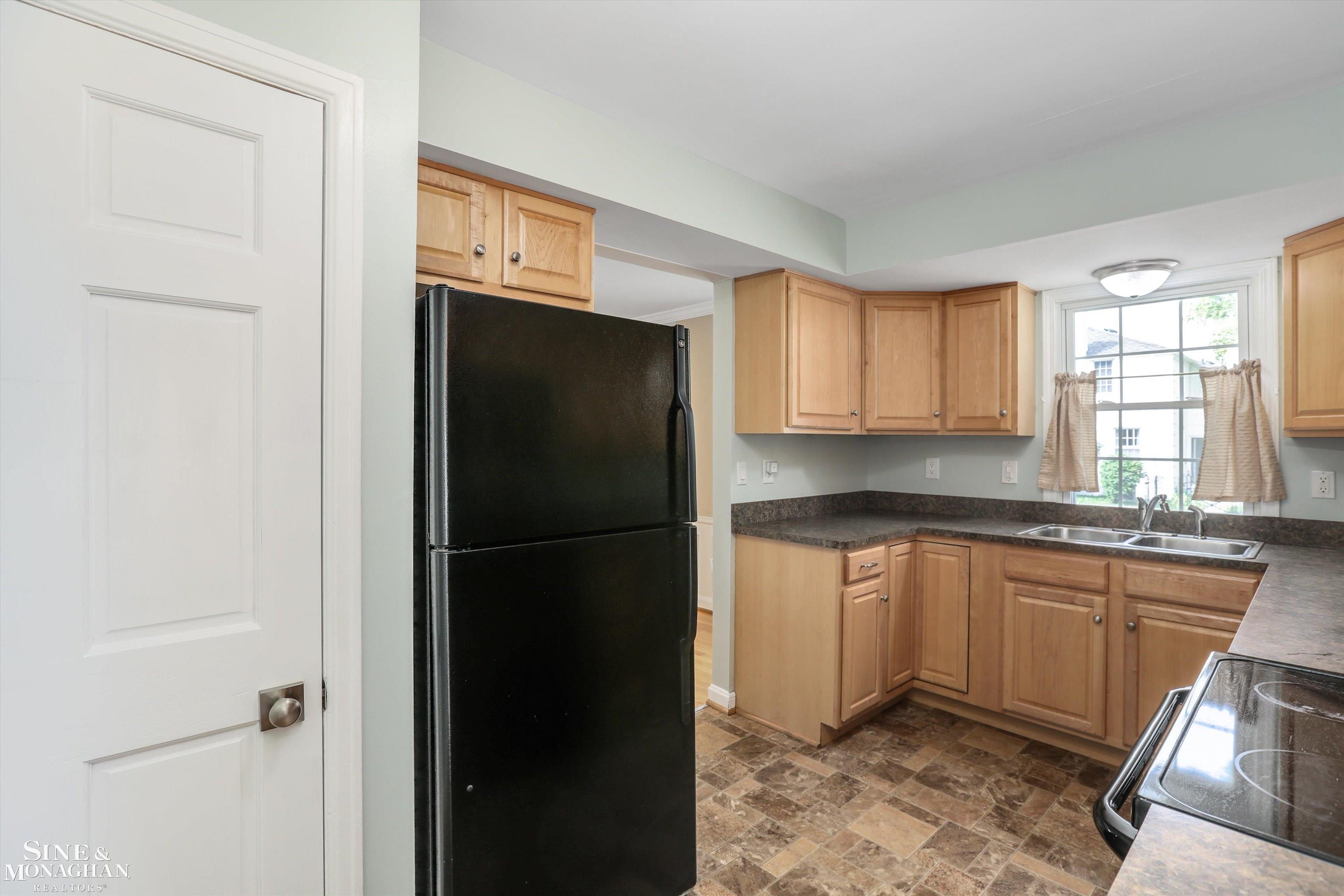 1466 Hampton Road Grosse Pointe Woods, MI 48236 - Photo 4 of 31
