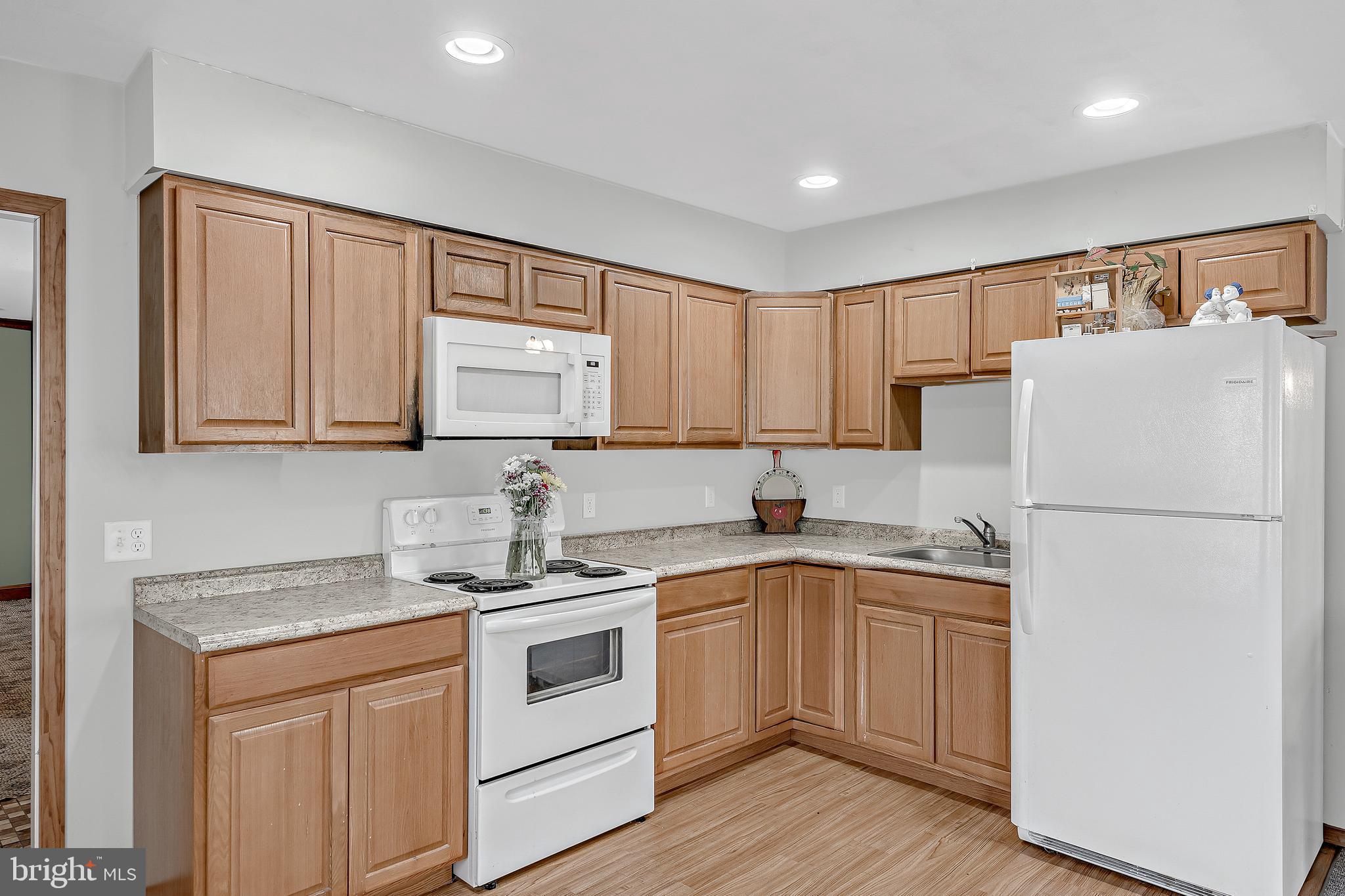 43 Hoover Road Carlisle, PA 17015 - Photo 27 of 41 Kitchen