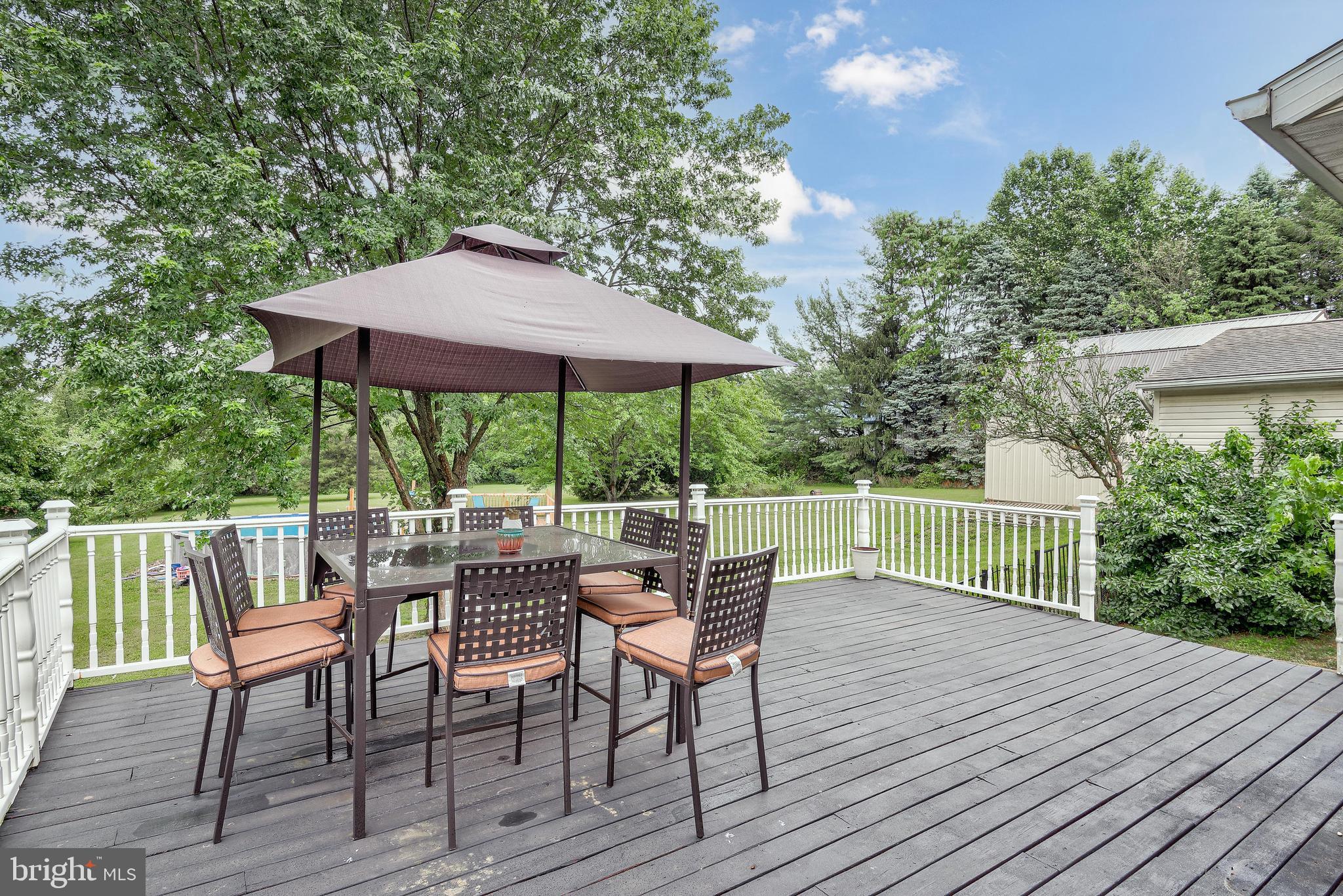 43 Hoover Road Carlisle, PA 17015 - Photo 35 of 41 Main Deck