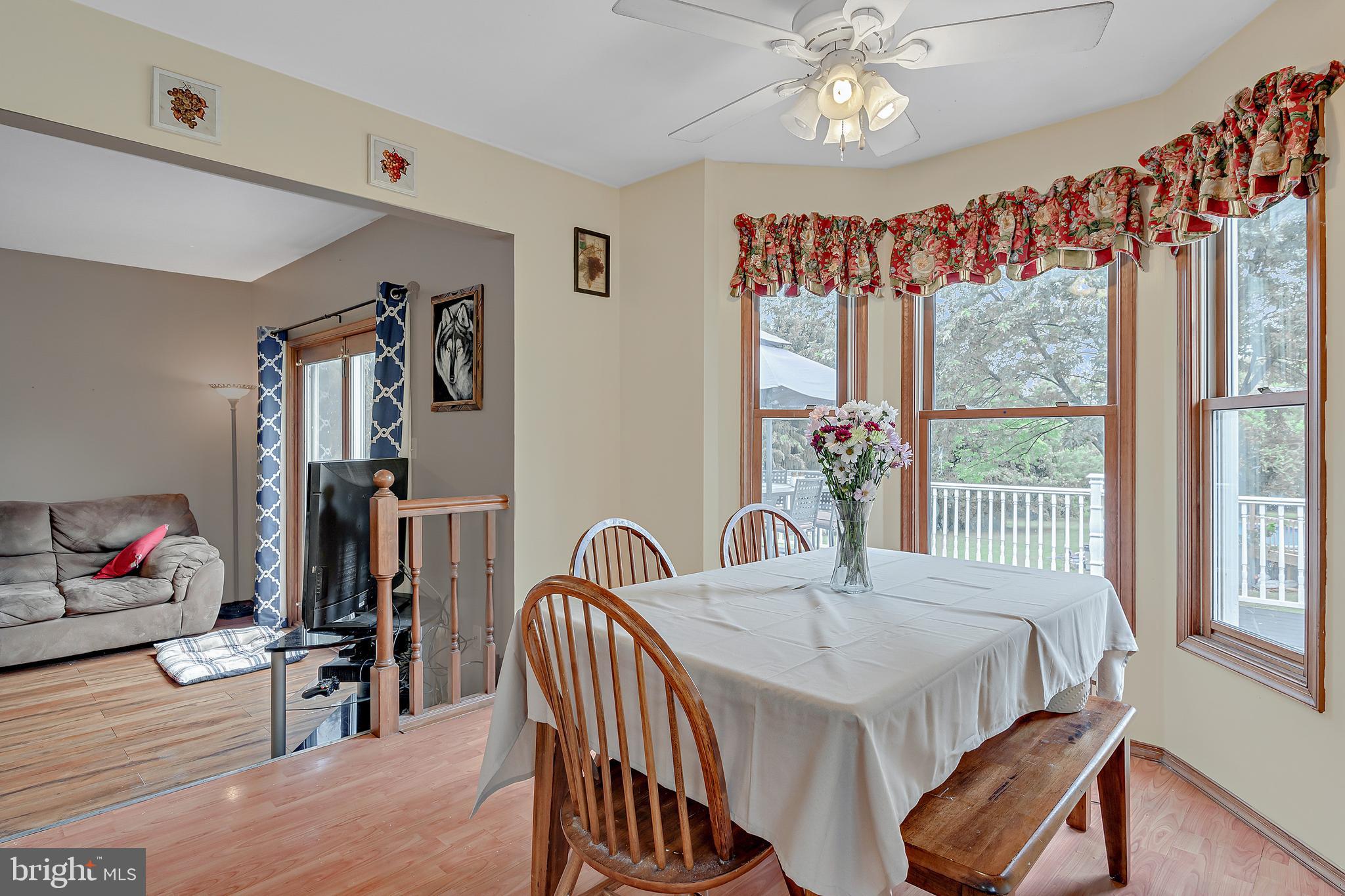 43 Hoover Road Carlisle, PA 17015 - Photo 7 of 41 Breakfast Area