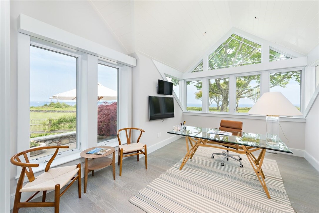 609 Beavertail Road Jamestown, RI 02835 - Photo 23 of 37