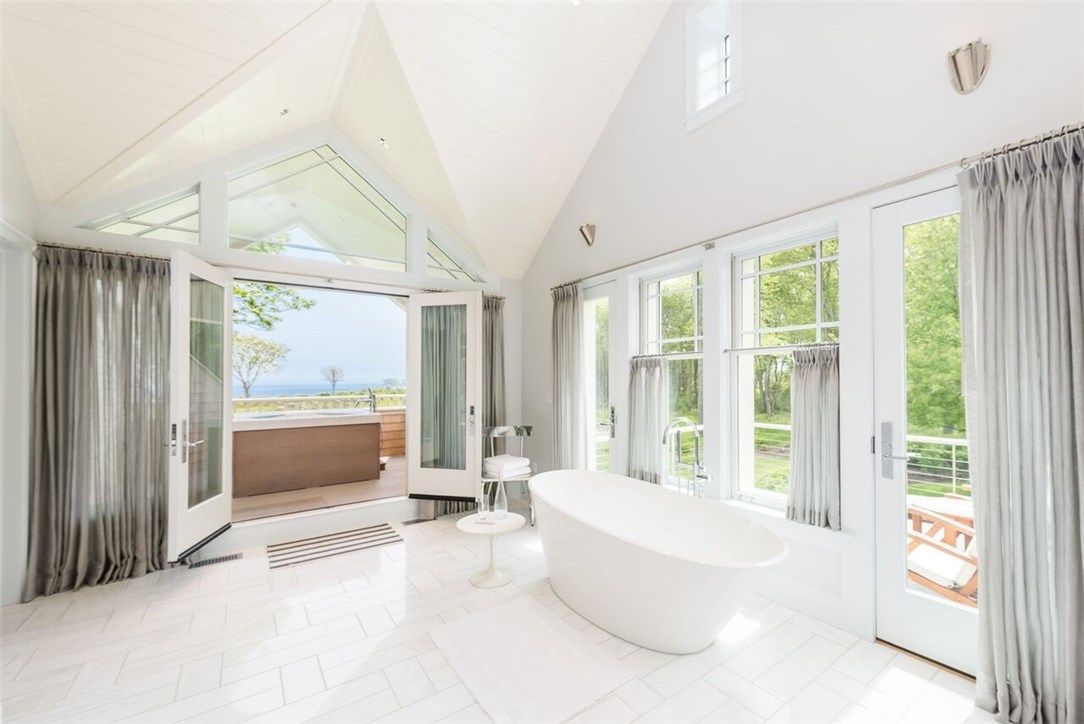 609 Beavertail Road Jamestown, RI 02835 - Photo 25 of 37