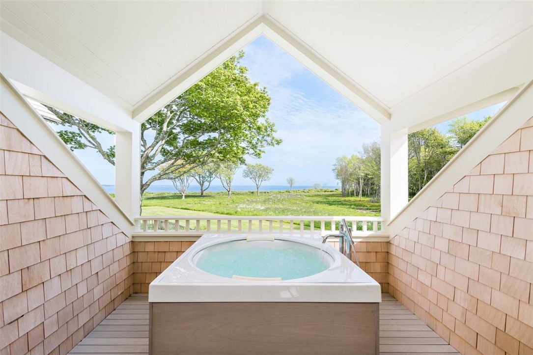 609 Beavertail Road Jamestown, RI 02835 - Photo 26 of 37