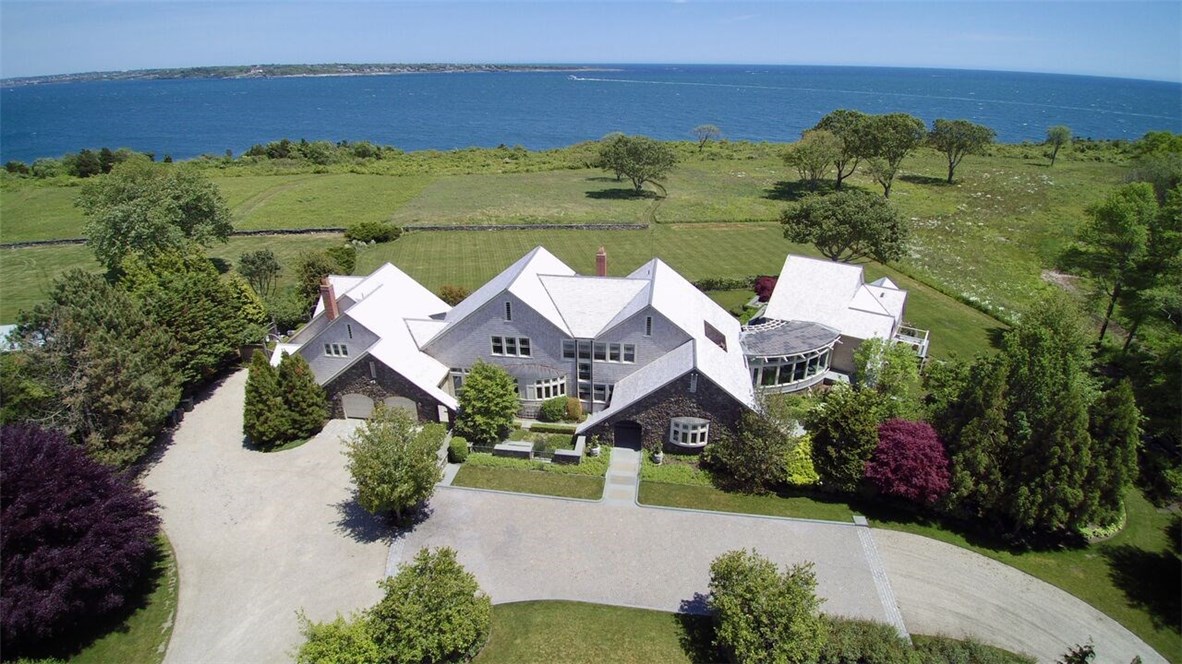 609 Beavertail Road Jamestown, RI 02835 - Photo 3 of 37