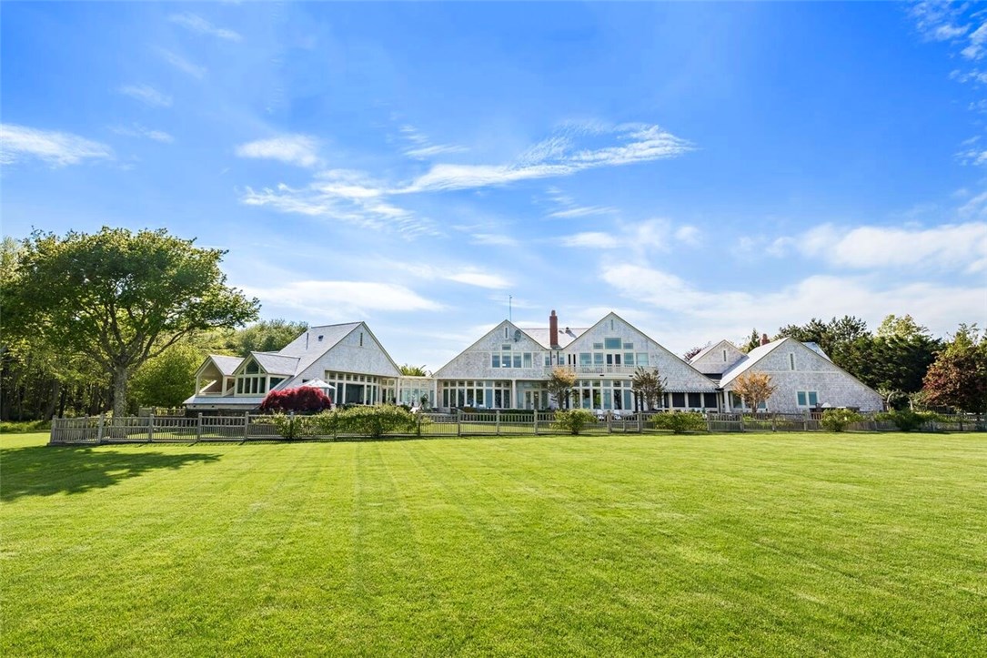 609 Beavertail Road Jamestown, RI 02835 - Photo 4 of 37