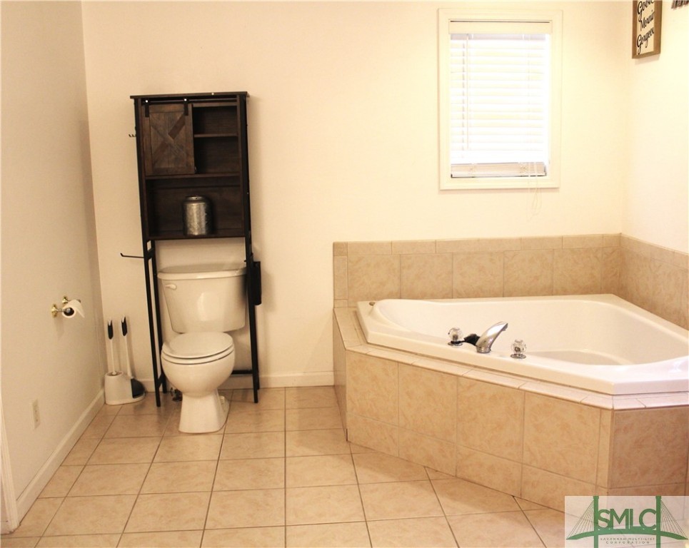 205 Webb Road Springfield, GA 31329 - Photo 23 of 33 Large Master Bedroom