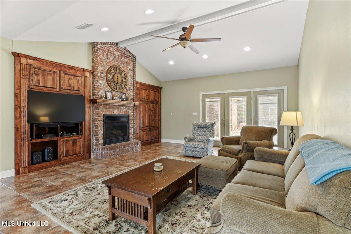 370 Taylor Cemetery Road Wiggins, MS 39577 - Photo 14 of 41 14-Living Room