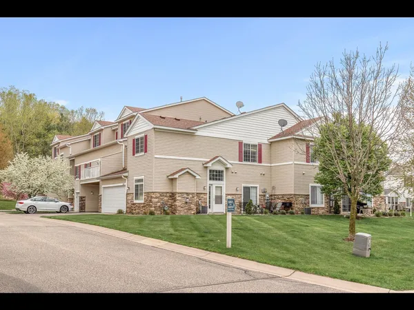 $259,900 | 6815 Pine Crest Trail South, Cottage Grove, MN 55016