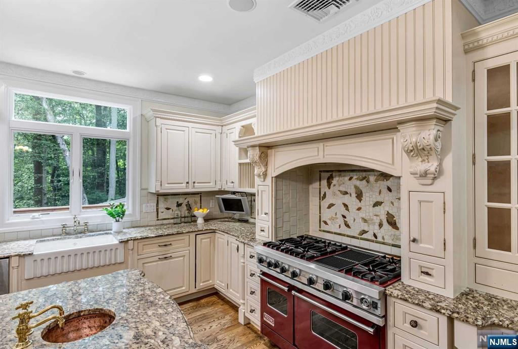 11 Cobblestone Drive Upper Saddle River, NJ 07458 - Photo 17 of 45