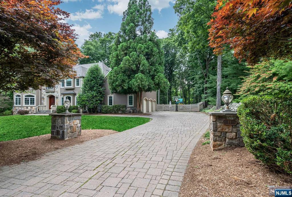 11 Cobblestone Drive Upper Saddle River, NJ 07458 - Photo 2 of 45