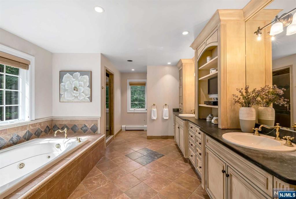 11 Cobblestone Drive Upper Saddle River, NJ 07458 - Photo 27 of 45