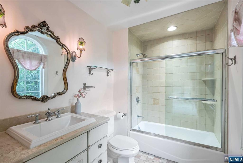 11 Cobblestone Drive Upper Saddle River, NJ 07458 - Photo 31 of 45