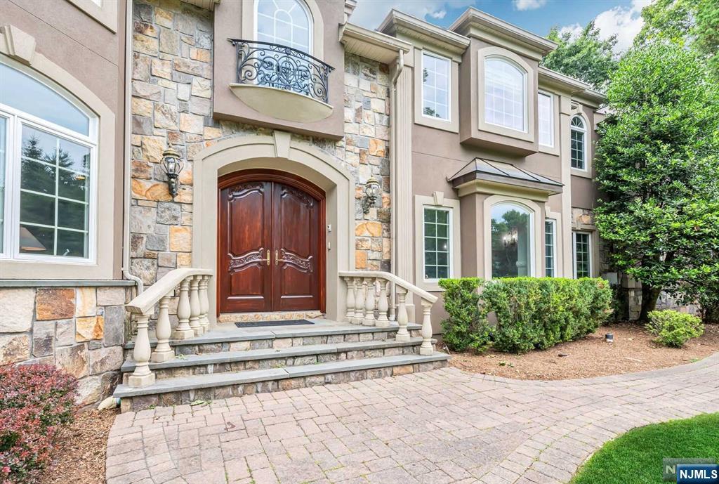 11 Cobblestone Drive Upper Saddle River, NJ 07458 - Photo 4 of 45