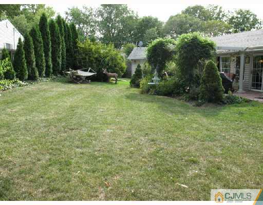 31 Pelham Road Kendall Park, NJ 08824 - Photo 10 of 10 Gallery Image 10