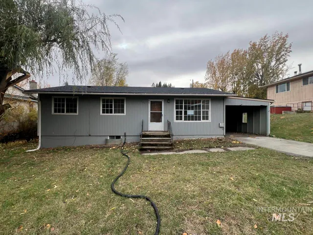 $220,000 | 905 West Adams Street, Garfield, WA 99130