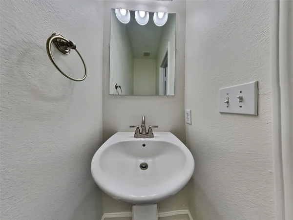 $2,295 | 19714 Oakwood Falls Trail, Houston, TX 77084