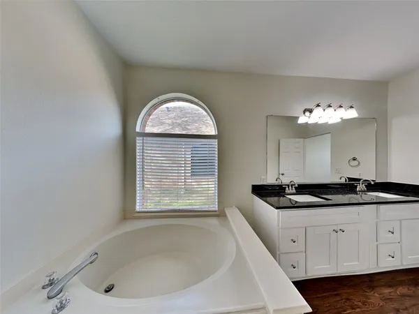 $2,295 | 19714 Oakwood Falls Trail, Houston, TX 77084