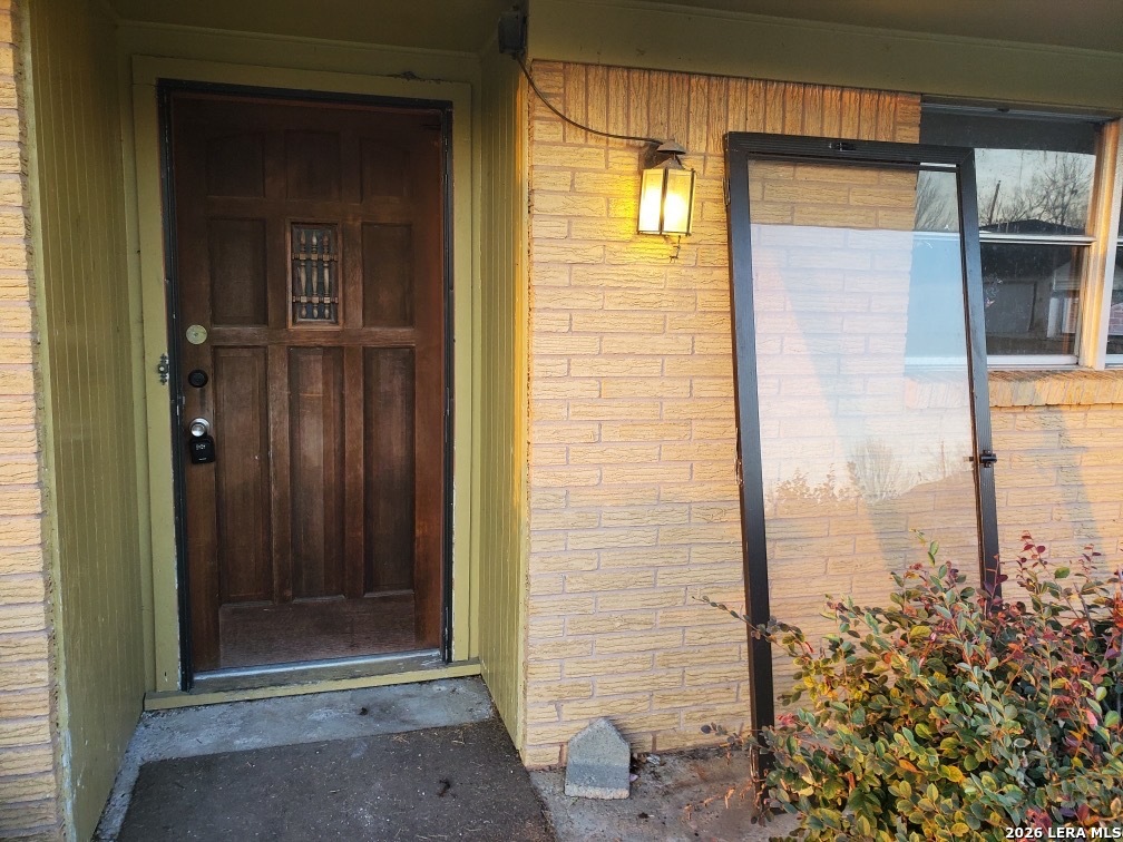 308 Kelly Lane Baytown, TX 77521 - Photo 2 of 20